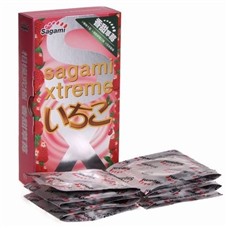 Презервативы с ароматом клубники Sagami Xtreme Strawberry - 10 шт в уп.